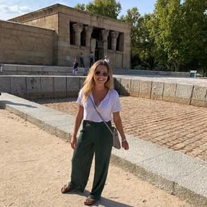 Meet your Posher, Danielle